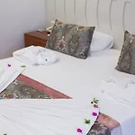 Crown Serenity Ultra 시데