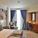Crown Serenity Ultra 5* 시데
