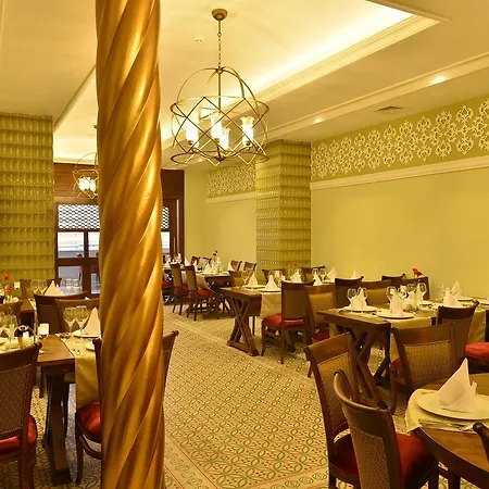 Crown Serenity Ultra Hotell
