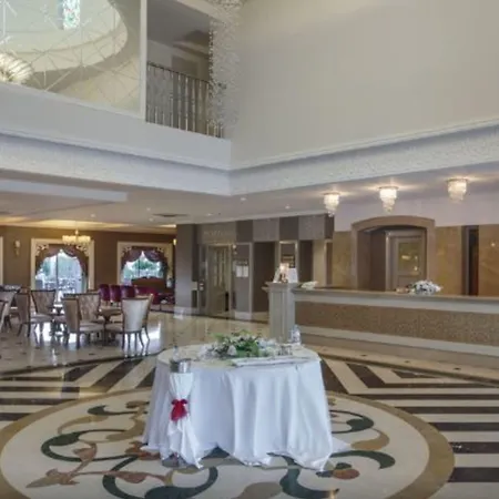 ホテル Crown Serenity Ultra