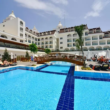 Crown Serenity Ultra ホテル