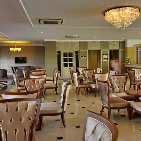 Crown Serenity Ultra ホテル