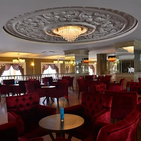 Crown Serenity Ultra Otel Side