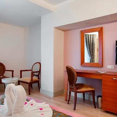 Crown Serenity Ultra 5* Side
