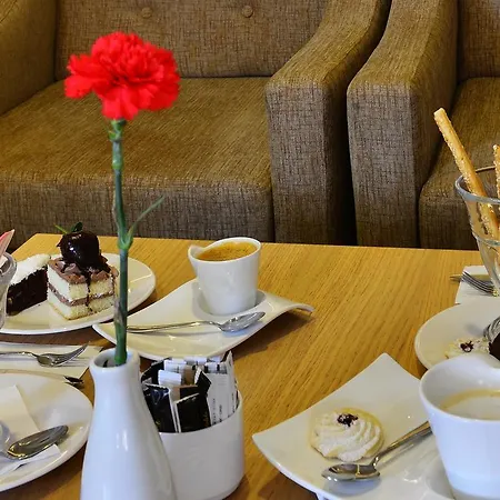 Crown Serenity Ultra ホテル