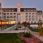 Hotel Crown Serenity Ultra