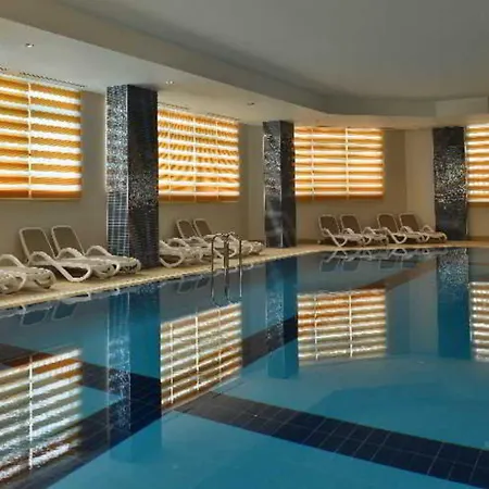 Crown Serenity Ultra 5* Side