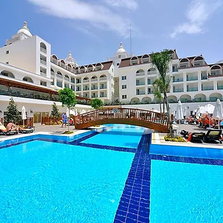 Crown Serenity Ultra Ξενοδοχείο