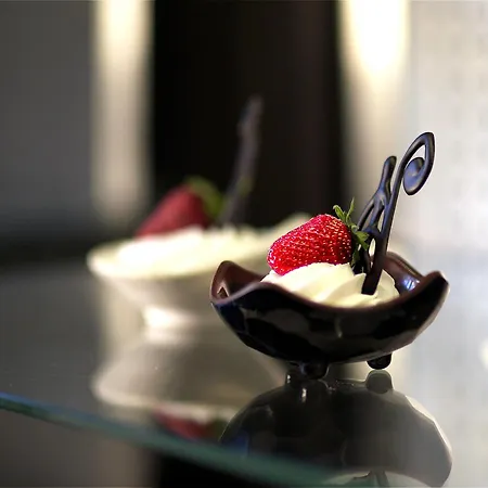 Hotel Crown Serenity Ultra