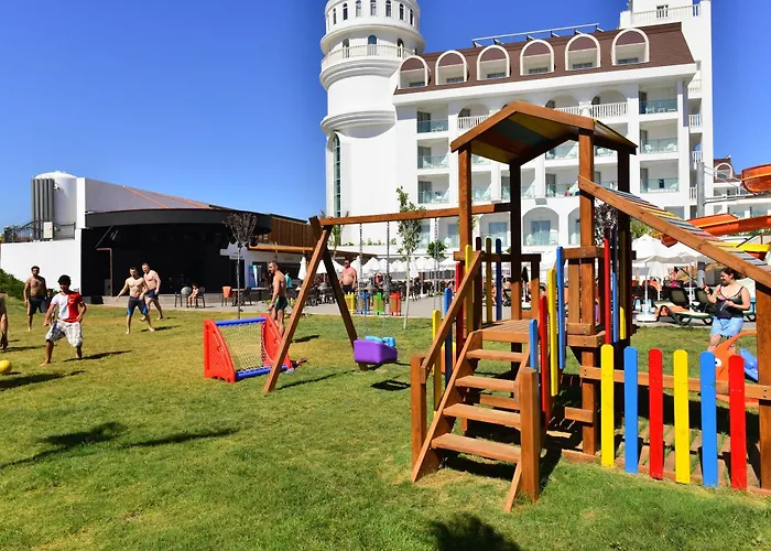 Crown Serenity Ultra Hotell Side