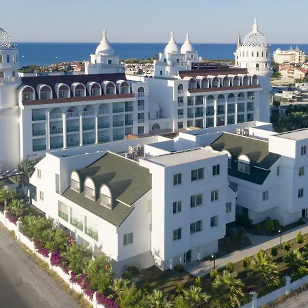 فندق Crown Serenity Ultra 5*