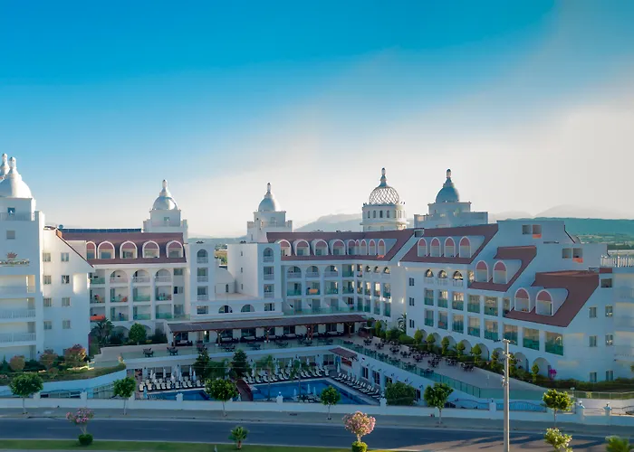 Crown Serenity Ultra Hotel Side