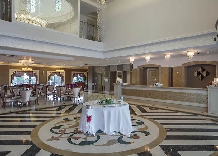 Hotel Crown Serenity Ultra