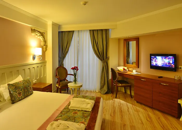 Hotel Crown Serenity Ultra Side