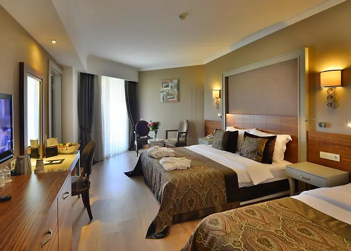 Hotel Crown Serenity Ultra